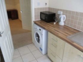 2 bedroom Flat to re...